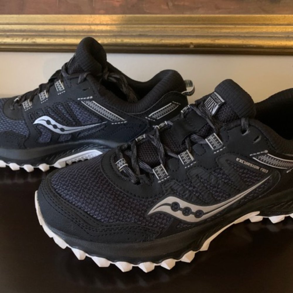 Sneakers - Picture 3 of 7